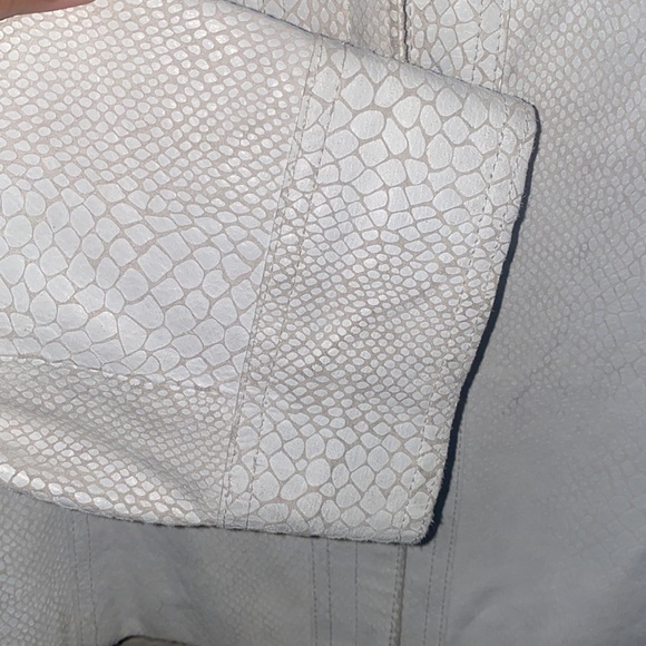 39. Alfani Women's Zip Up Leather  Jacket  Snake Print Cream  Size XL - Picture 6 of 6